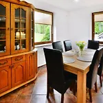 Сasa de vacaciones Comfortable, Large With A Garden Zegocino